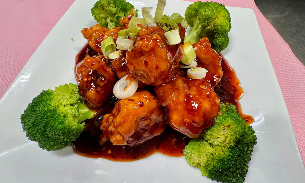 General Tso's Chicken at J & J Chinese Restaurant，a Chinese Restaurant in Issaquah